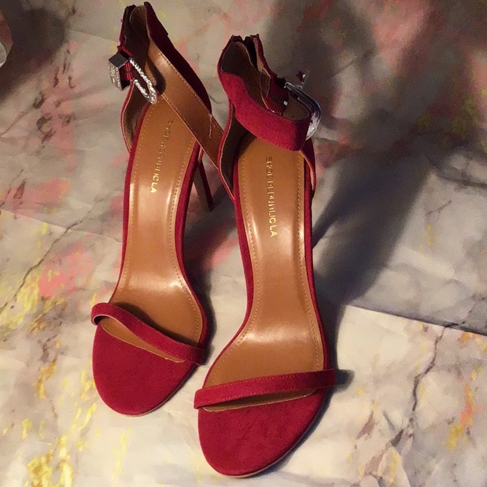 Burgundy women heel